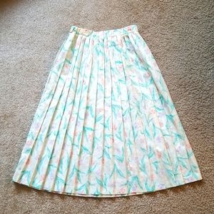 Alicia Cream Floral Pleated Skirt